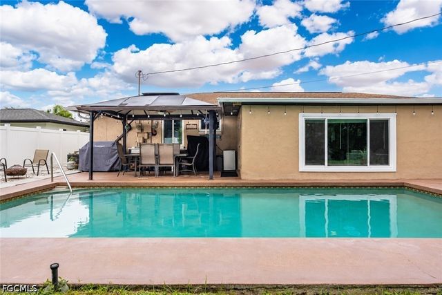 2439 Ephraim AVE, Fort Myers, FL 33907