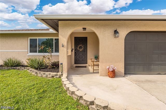 2439 Ephraim AVE, Fort Myers, FL 33907