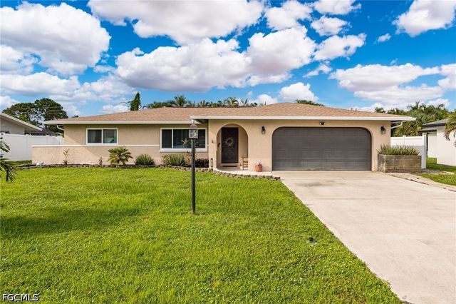 2439 Ephraim AVE, Fort Myers, FL 33907