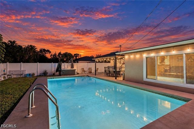 2439 Ephraim AVE, Fort Myers, FL 33907