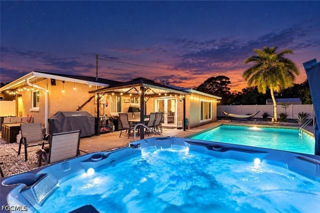 2439 Ephraim AVE, Fort Myers, FL 33907