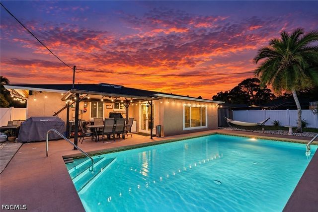 2439 Ephraim AVE, Fort Myers, FL 33907