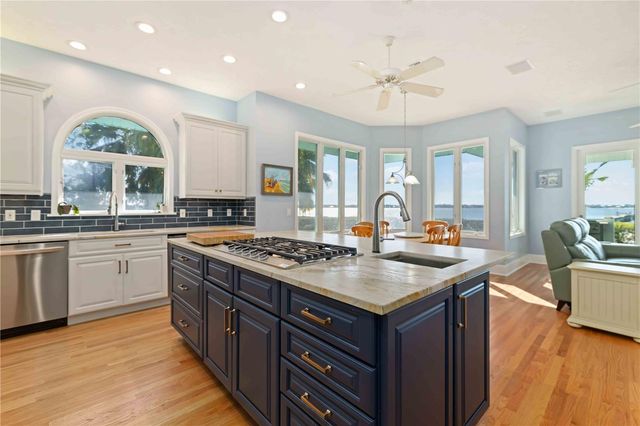 2207 5TH STREET W, Palmetto, FL 34221