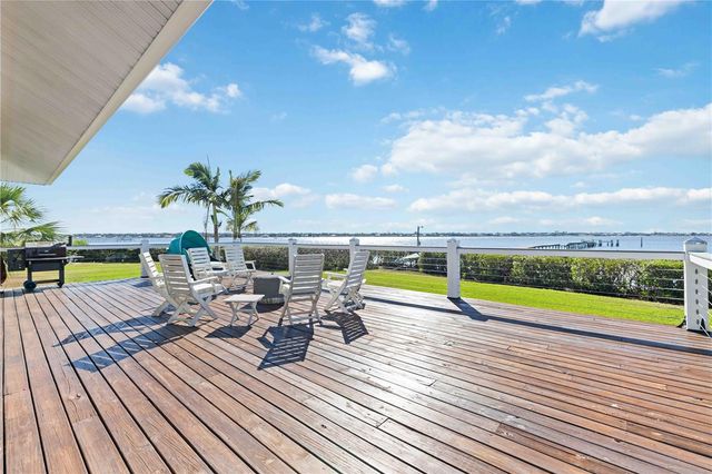 2207 5TH STREET W, Palmetto, FL 34221