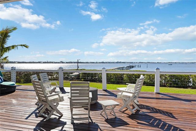 2207 5TH STREET W, Palmetto, FL 34221