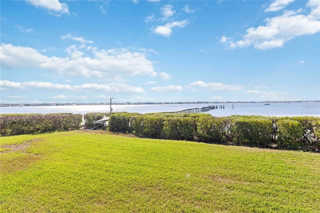 2207 5TH STREET W, Palmetto, FL 34221