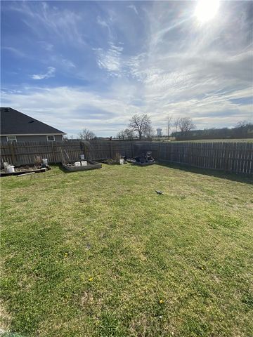 1802 E Endura Park Drive, Siloam Springs, AR 72761