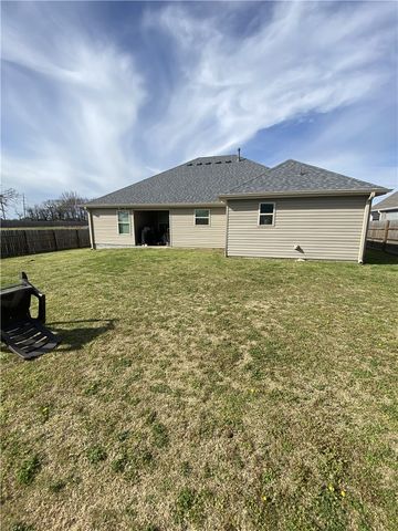 1802 E Endura Park Drive, Siloam Springs, AR 72761