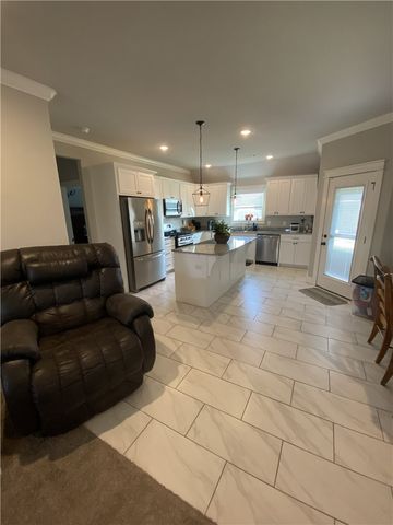 1802 E Endura Park Drive, Siloam Springs, AR 72761