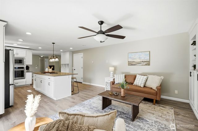 129 103rd Avenue SE, Lake Stevens, WA 98258