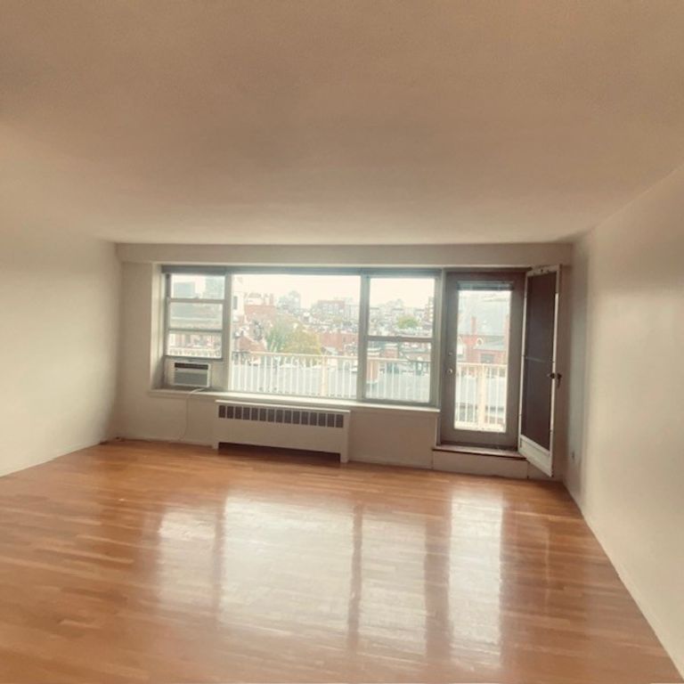 145 Pinckney 715, Boston, MA 02114