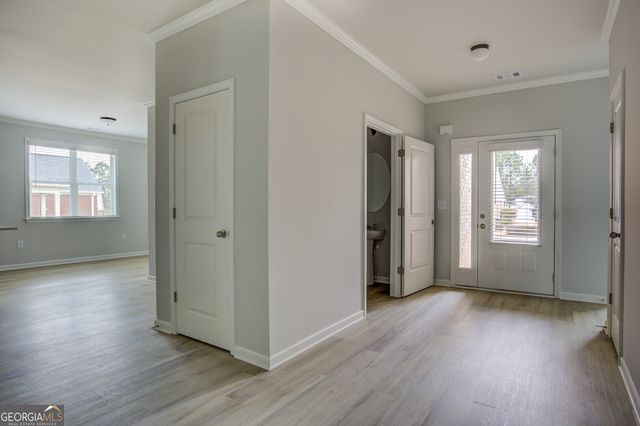 853 Crossroads Court, Social Circle, GA 30025