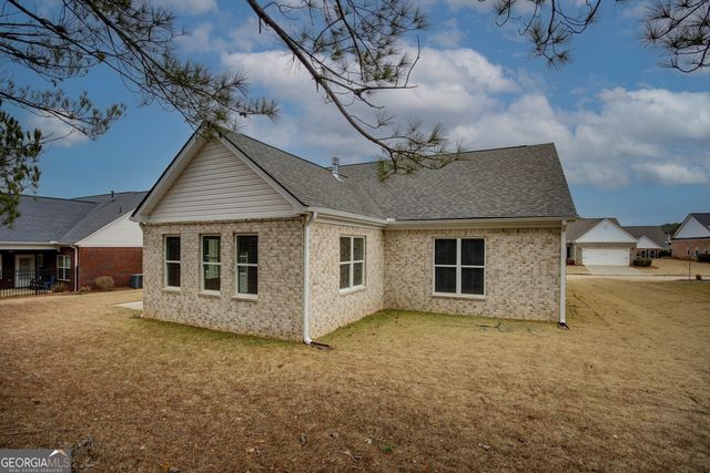 853 Crossroads Court, Social Circle, GA 30025