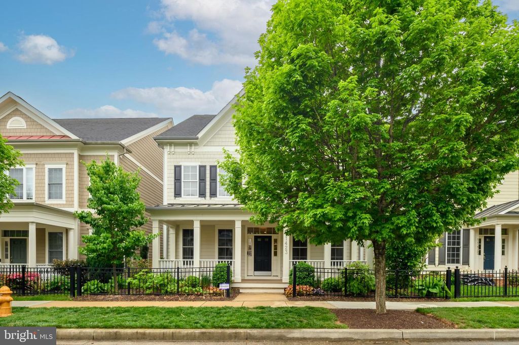Image 2 of property listing at 11423 ELLINGTON ST, Fulton, MD 20759