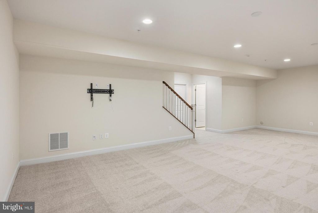 Image 46 of property listing at 11423 ELLINGTON ST, Fulton, MD 20759