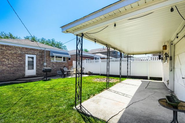 5122 S Normandy Avenue, Chicago, IL 60638