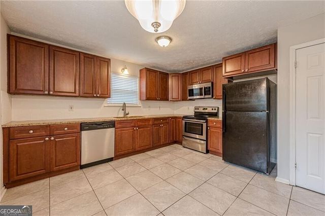 549 Pineland Circle SW, Mableton, GA 30126