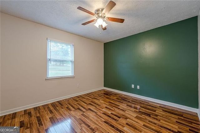 549 Pineland Circle SW, Mableton, GA 30126