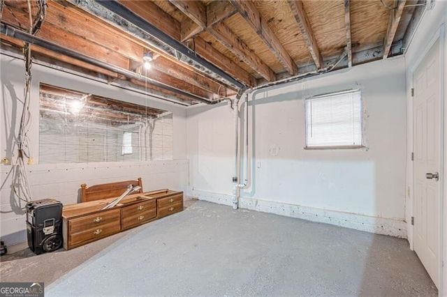 549 Pineland Circle SW, Mableton, GA 30126