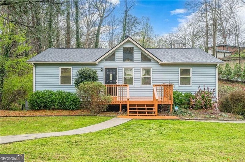 549 Pineland Circle SW, Mableton, GA 30126