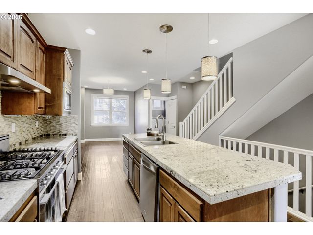 2606 S WATER Ave, Portland, OR 97201