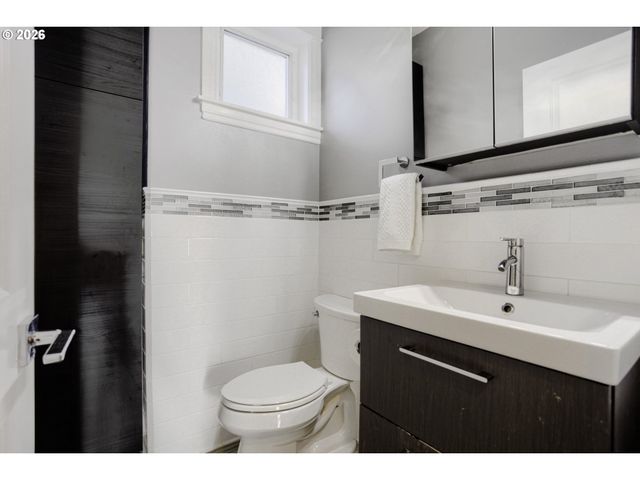 2606 S WATER Ave, Portland, OR 97201