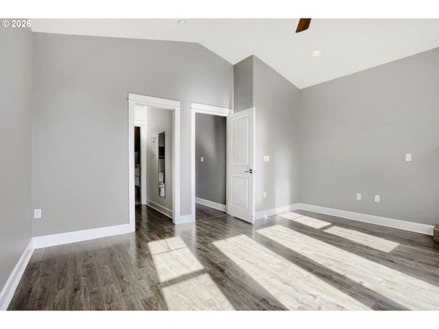 2606 S WATER Ave, Portland, OR 97201
