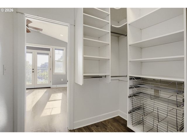 2606 S WATER Ave, Portland, OR 97201