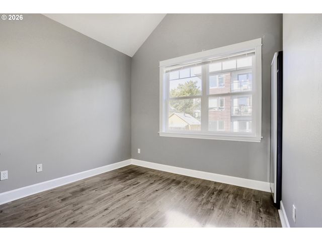 2606 S WATER Ave, Portland, OR 97201