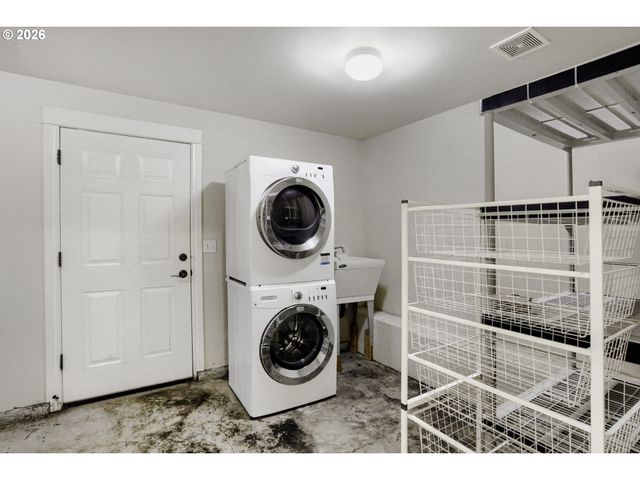2606 S WATER Ave, Portland, OR 97201