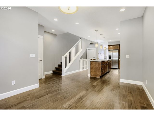 2606 S WATER Ave, Portland, OR 97201