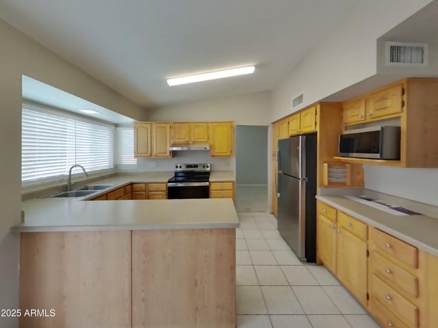 5212 N 69TH Avenue, Glendale, AZ 85303
