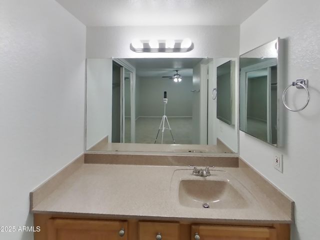 5212 N 69TH Avenue, Glendale, AZ 85303