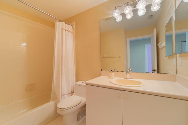213 River Bluff Lane, Royal Palm Beach, FL 33411