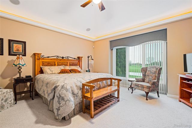 945 Saint James Park Avenue, Monroe Charter Township, MI 48161