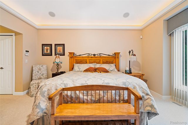 945 Saint James Park Avenue, Monroe Charter Township, MI 48161
