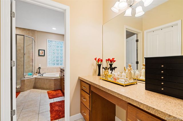 945 Saint James Park Avenue, Monroe Charter Township, MI 48161