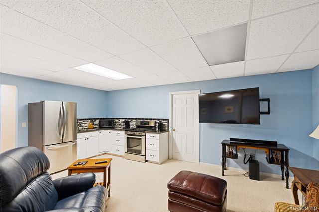 945 Saint James Park Avenue, Monroe Charter Township, MI 48161