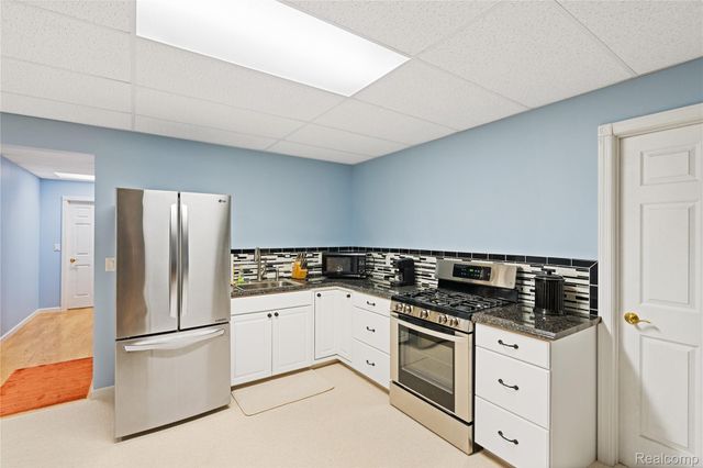 945 Saint James Park Avenue, Monroe Charter Township, MI 48161