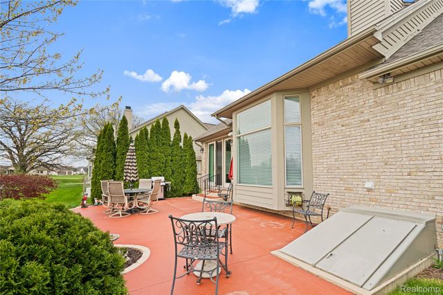 945 Saint James Park Avenue, Monroe Charter Township, MI 48161