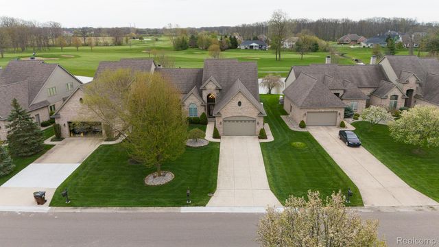 945 Saint James Park Avenue, Monroe Charter Township, MI 48161