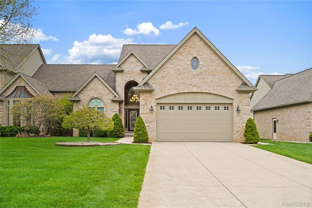 945 Saint James Park Avenue, Monroe Charter Township, MI 48161