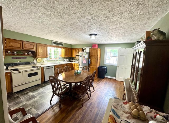 17 Sunny Brook Road, Heidrick, KY 40949