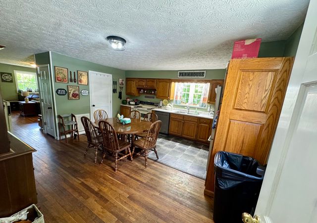 17 Sunny Brook Road, Heidrick, KY 40949