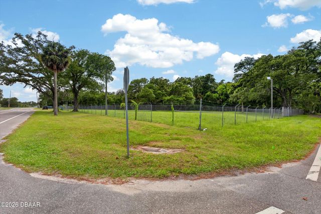1082 Broadway Avenue, Ormond Beach, FL 32174