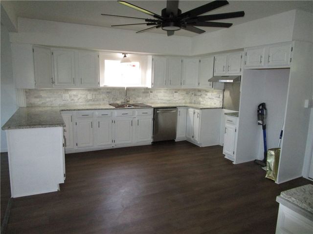 411 Emerson Ave., Farrell, PA 16121