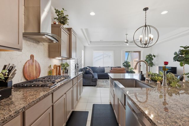 215 Needle Avenue SW, Los Lunas, NM 87031