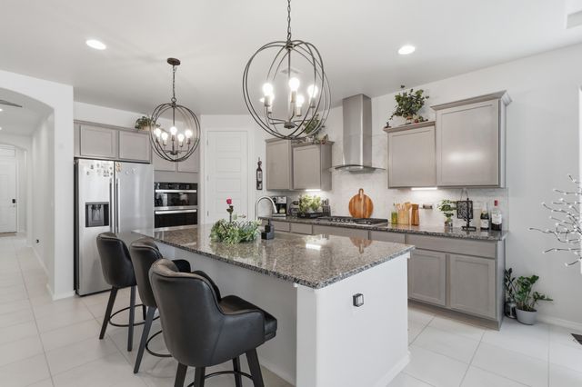 215 Needle Avenue SW, Los Lunas, NM 87031