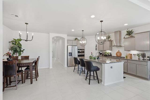 215 Needle Avenue SW, Los Lunas, NM 87031