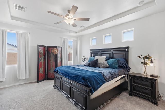 215 Needle Avenue SW, Los Lunas, NM 87031